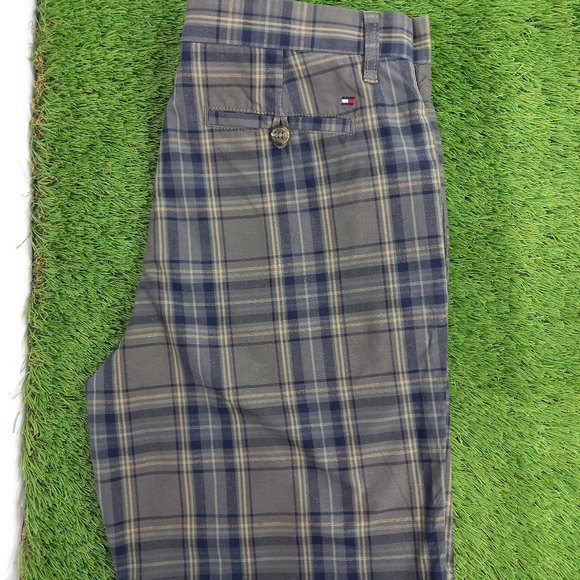 TOMMY HILFIGER plaid custom fit shorts - Picture 3 of 4